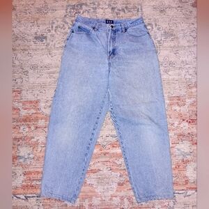 GAP Vintage High Waist tapered leg Cropped Style mom jeans Size 14